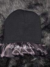 Load image into Gallery viewer, Satin Lining Beanies
